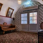 Three Crowns Residents Hotel 3*