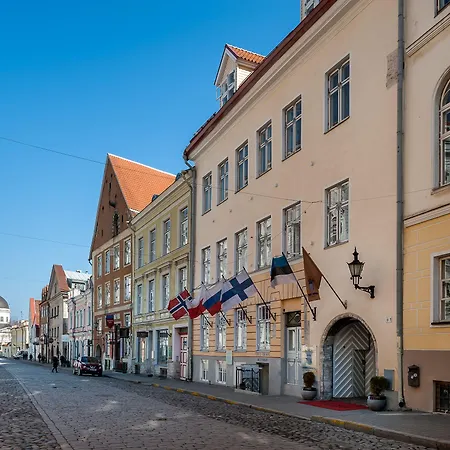 Three Crowns Residents Hotel Tallinn