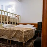 Three Crowns Residents 3*