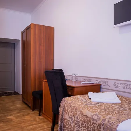 Hotel Three Crowns Residents