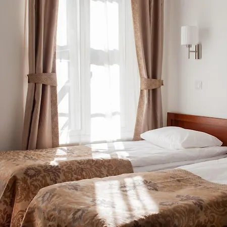 Three Crowns Residents Szálloda Tallinn