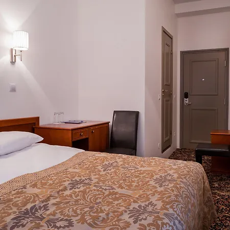 Three Crowns Residents Ξενοδοχείο 3*