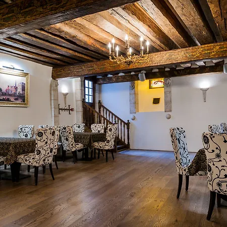 쓰리 크라운 레지던츠 호텔 탈린