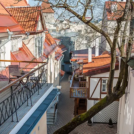 호텔 쓰리 크라운 레지던츠 3*