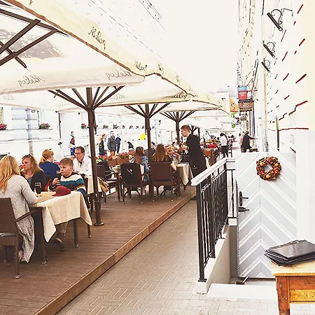 쓰리 크라운 레지던츠