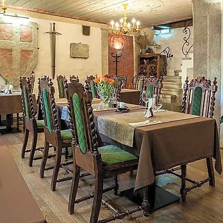 فندق Three Crowns Residents تالين