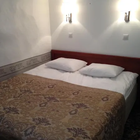 Three Crowns Residents Hotel