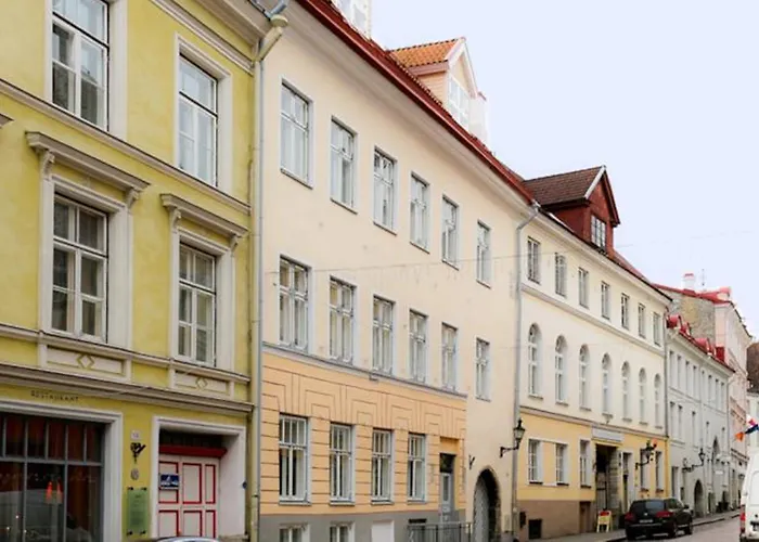 Three Crowns Residents