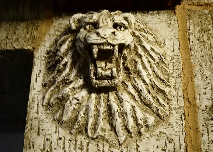 Hotel Three Crowns Residents