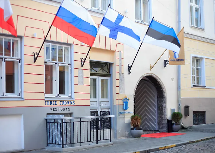 Three Crowns Residents Szálloda