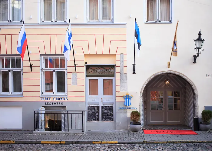 Three Crowns Residents Szálloda 3*