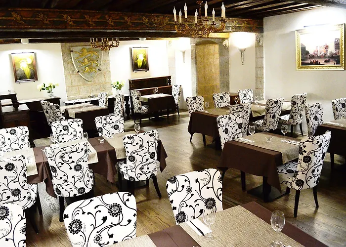 Three Crowns Residents Hotel Tallinn