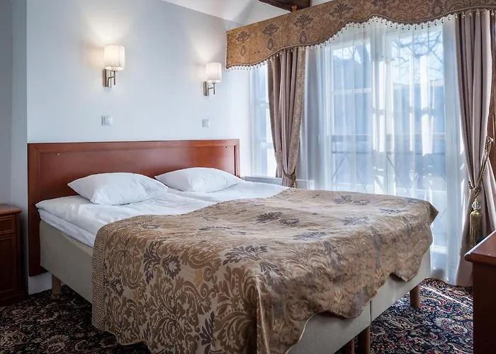 Three Crowns Residents Hotel