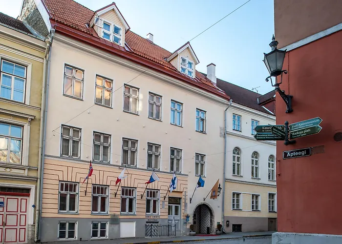 Szálloda Three Crowns Residents 3*