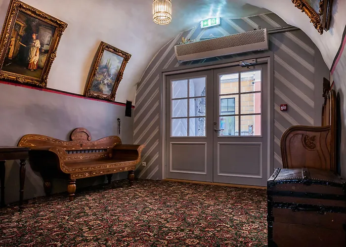 Three Crowns Residents Szálloda 3*