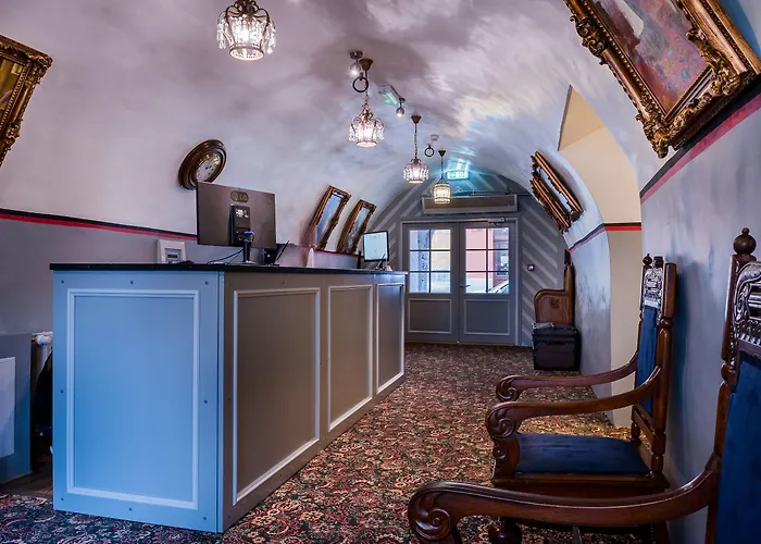 Hotel Three Crowns Residents 3*