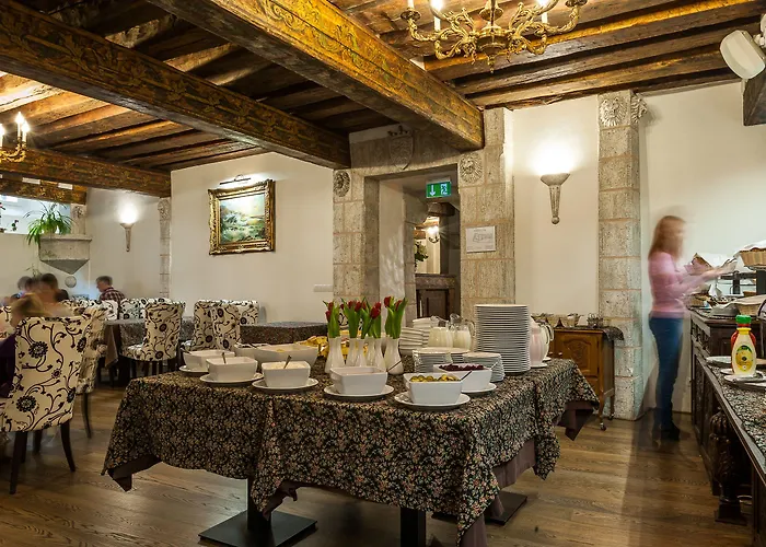 Three Crowns Residents 3*