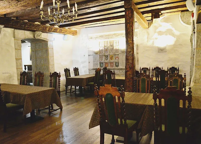 Three Crowns Residents Hotel