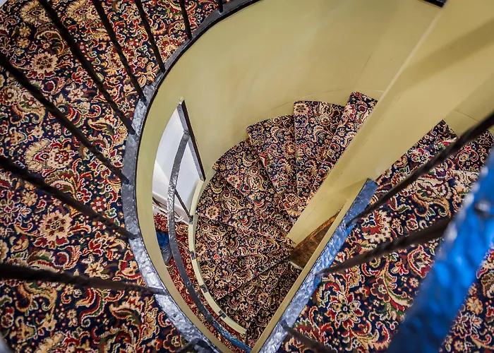 Szálloda Three Crowns Residents