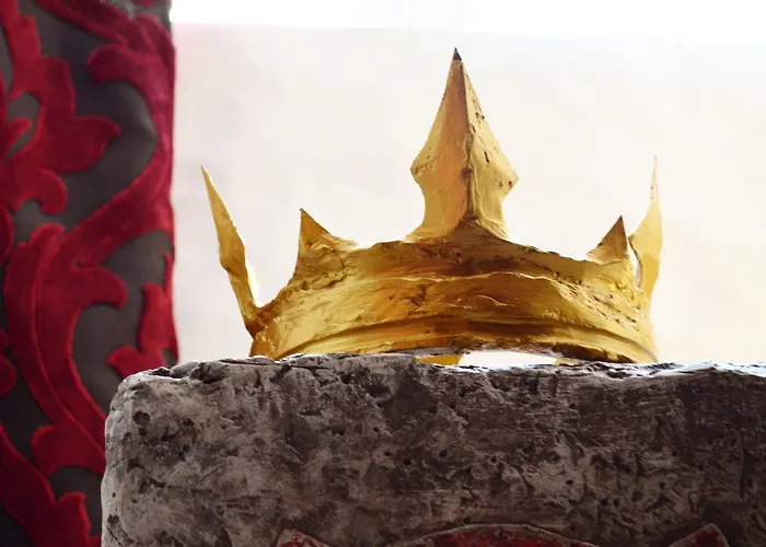 Hotel Three Crowns Residents