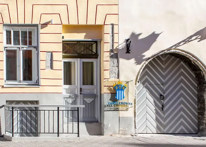 Szálloda Three Crowns Residents