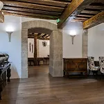 Three Crowns Residents Hotel 3*