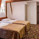 Hotel Three Crowns Residents