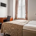 Three Crowns Residents Hotel Tallinn
