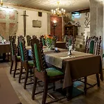Hotel Three Crowns Residents