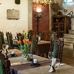 Three Crowns Residents Hotel Tallinn