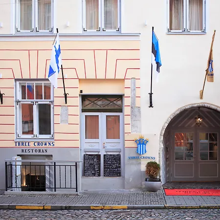 Three Crowns Residents Szálloda 3*